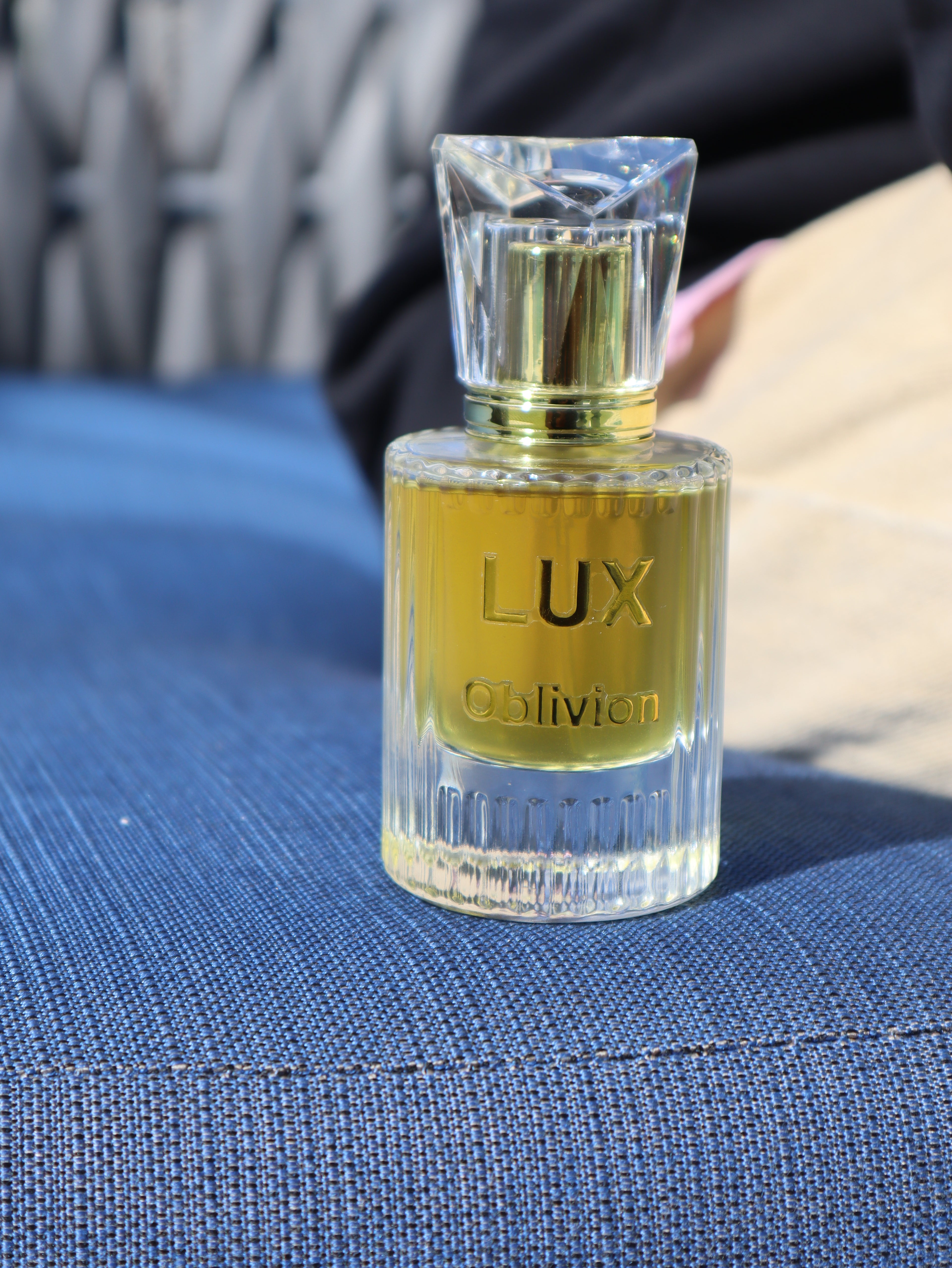 LUX